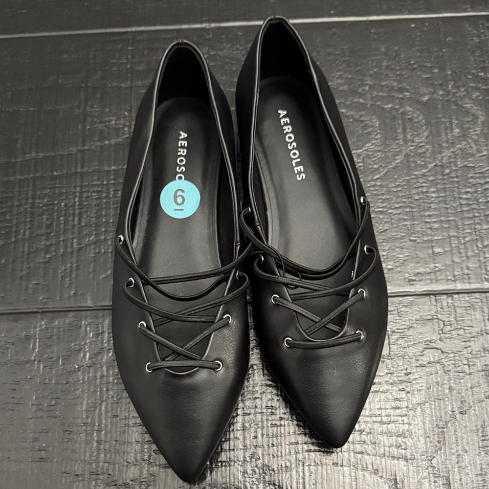 AEROSOLES Women's Black Lace-Up Loafers